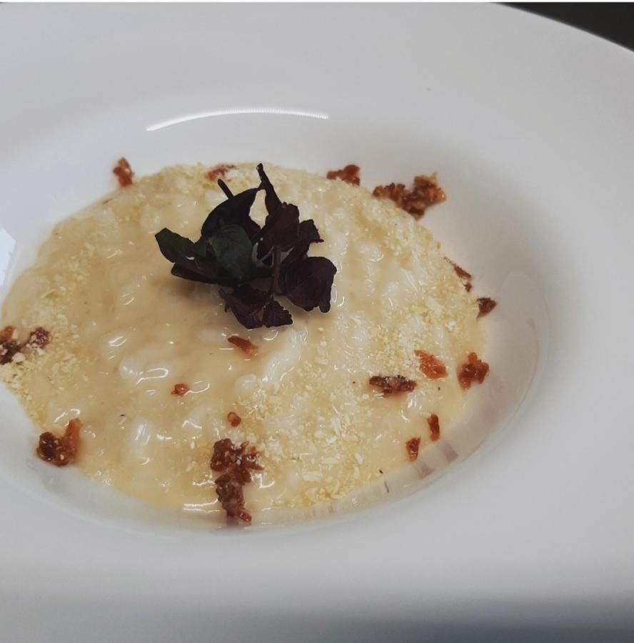La Locanda Della Staffa Pombia 外观 照片