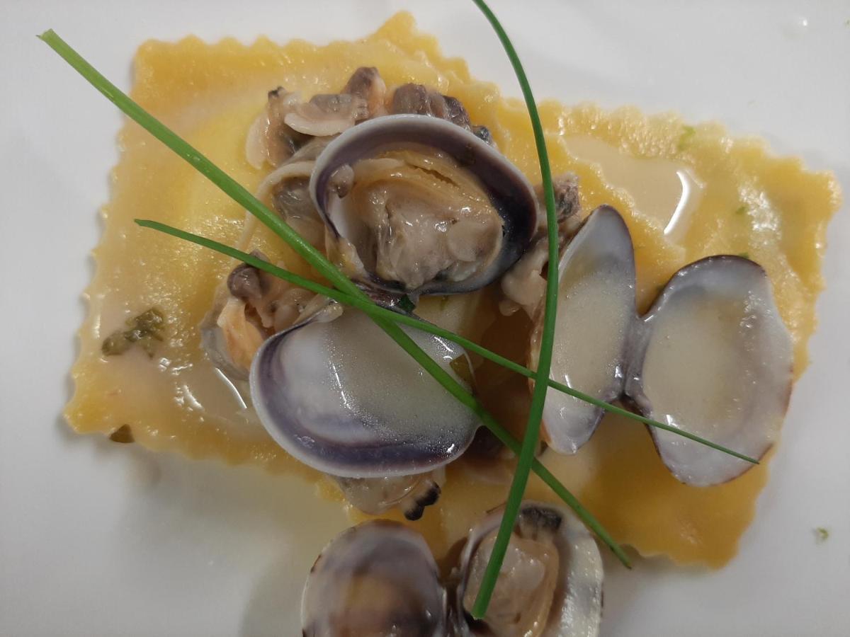 La Locanda Della Staffa Pombia 外观 照片